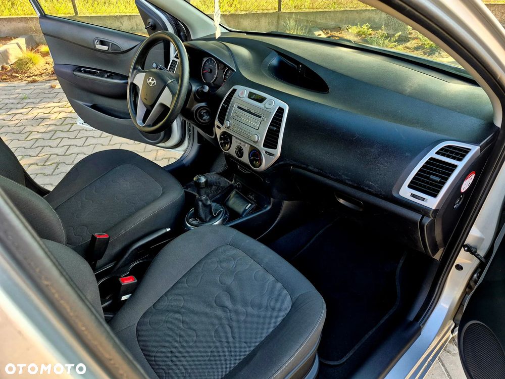 Hyundai i20 - 11