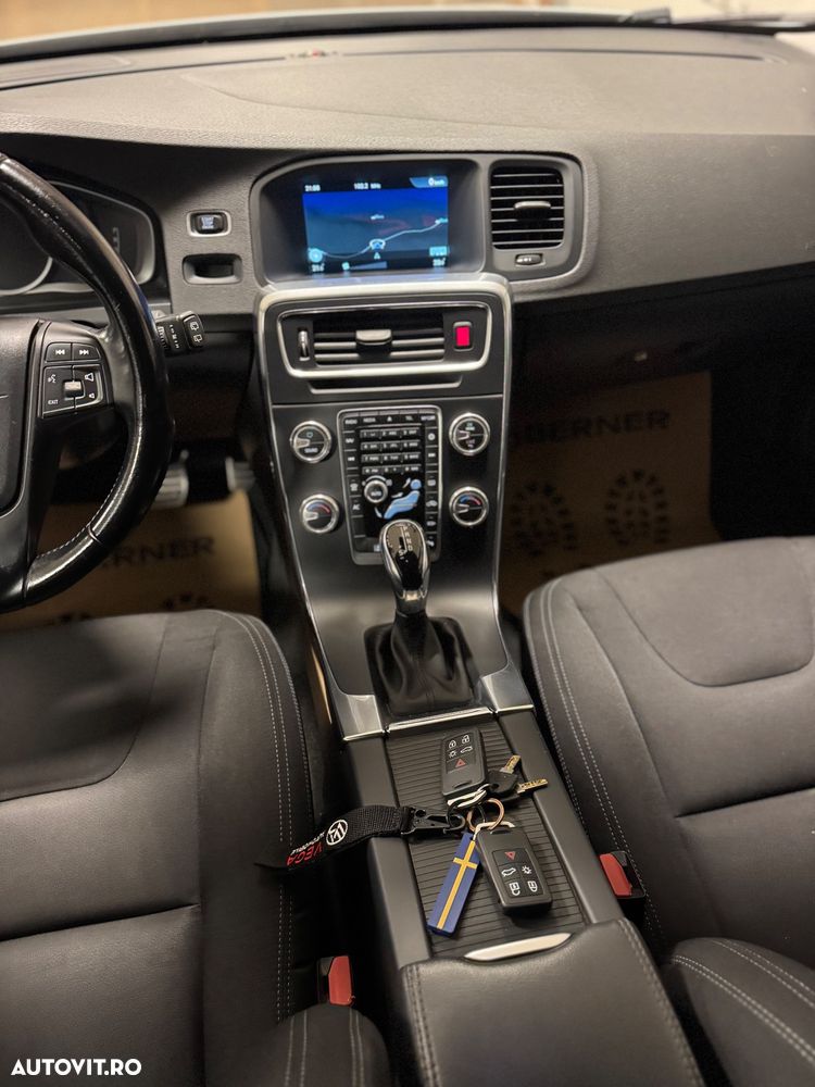Volvo V60 D3 Geartronic Kinetic - 25