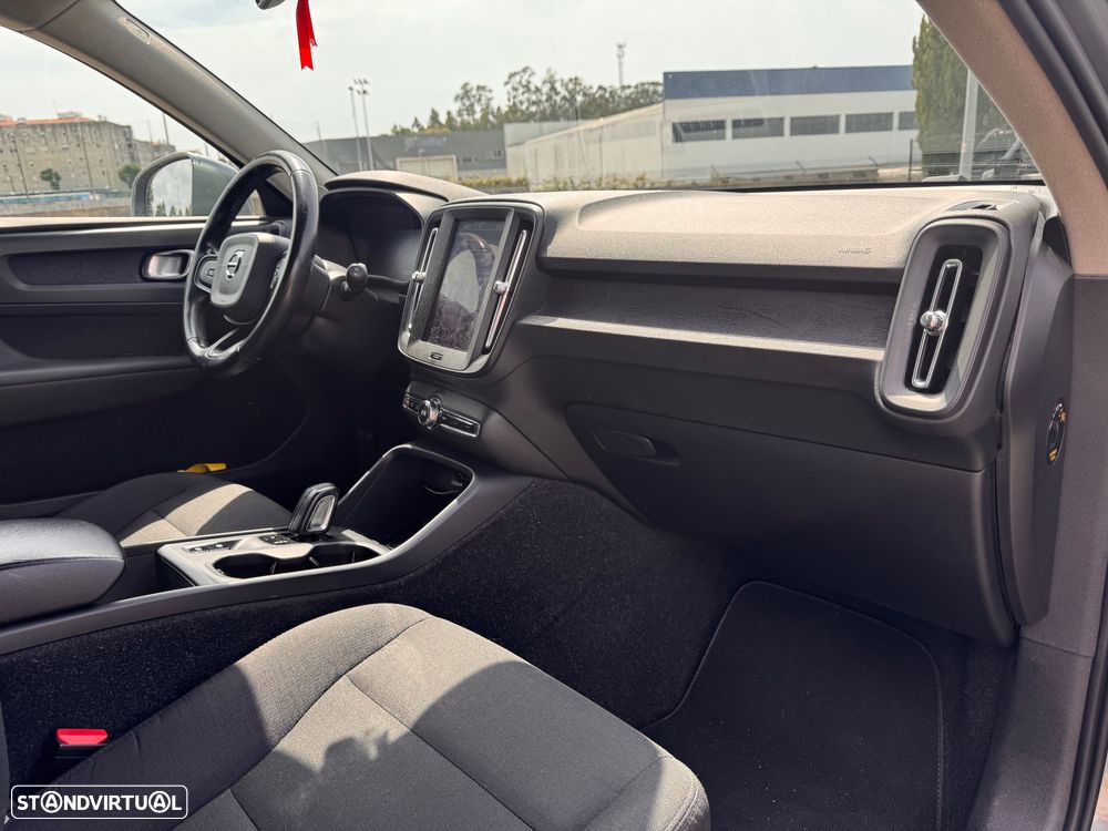 Volvo XC 40 2.0 D3 Momentum Geartronic - 12