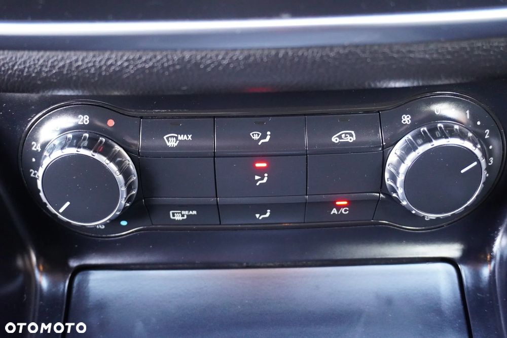 Mercedes-Benz CLA 200 Peak Edition - 25