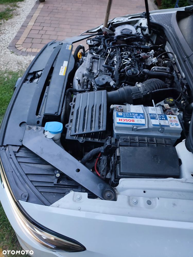 Volkswagen Passat Variant 2.0 TDI SCR DSG Elegance - 25