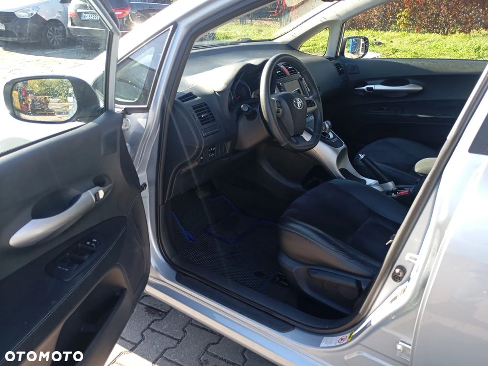 Toyota Auris 1.8 HSD Prestige NAVI - 9