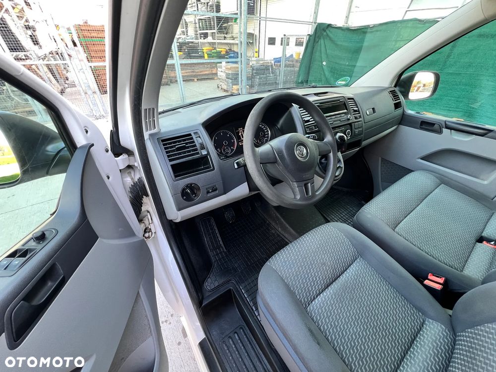 Volkswagen Transporter - 9