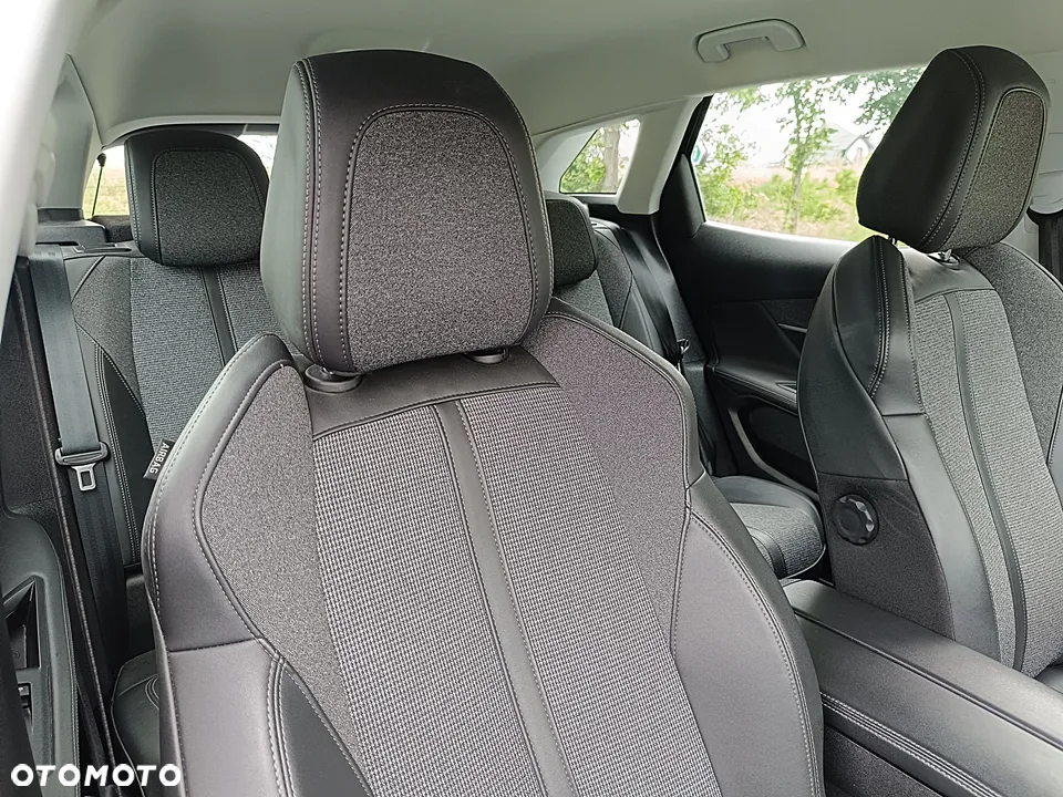 Peugeot 3008 1.5 BlueHDi Allure S&S - 31