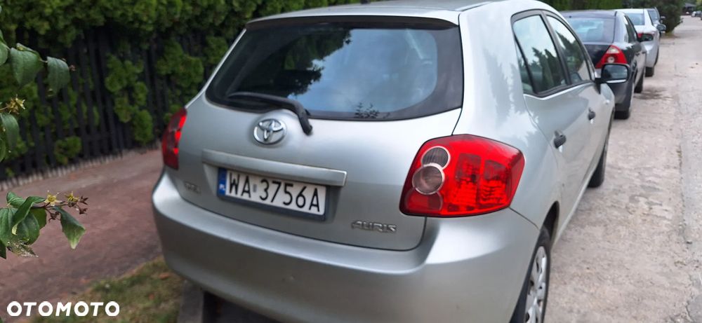 Toyota Auris 1.4 D-4D Terra - 2