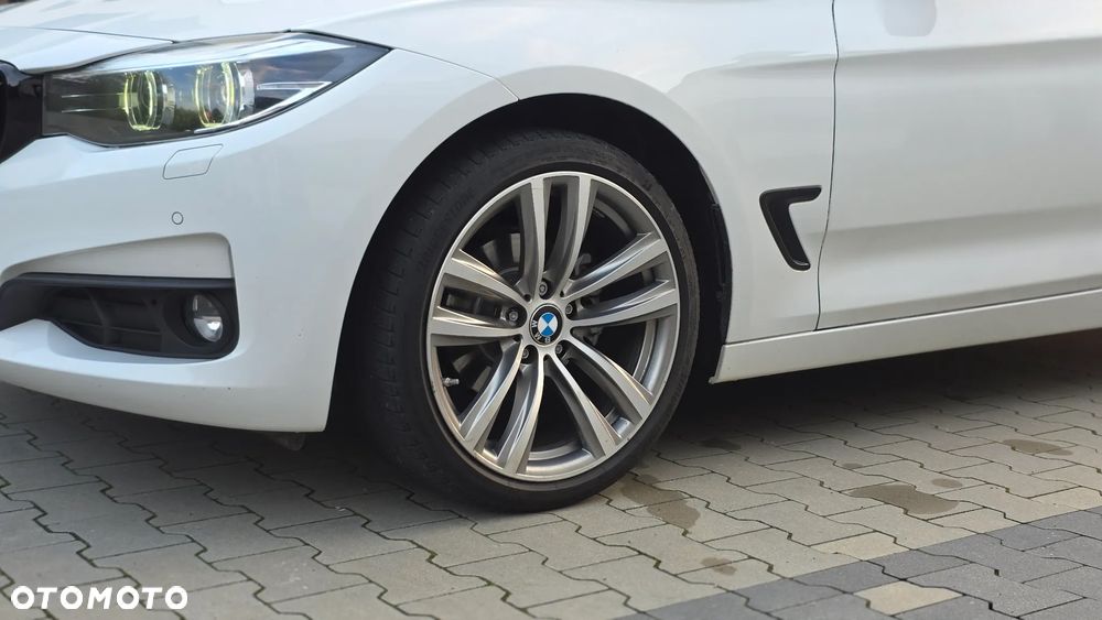 BMW Seria 3 318d Luxury Line - 17