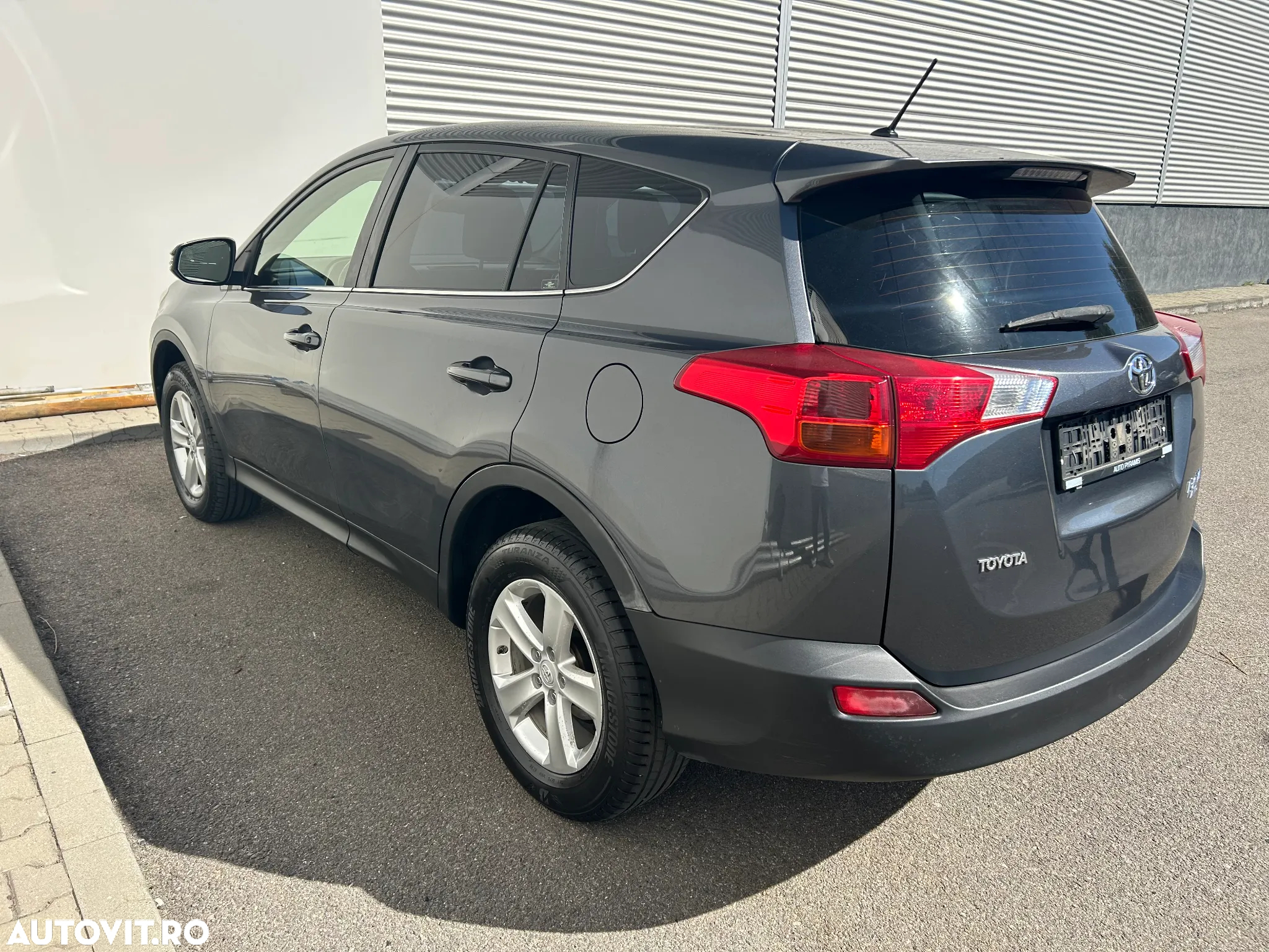 Toyota RAV4 - 7