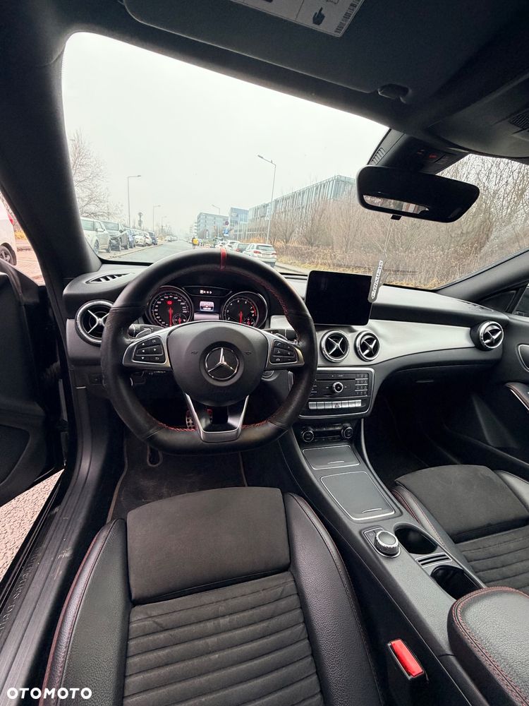 Mercedes-Benz CLA 220 4-Matic - 19