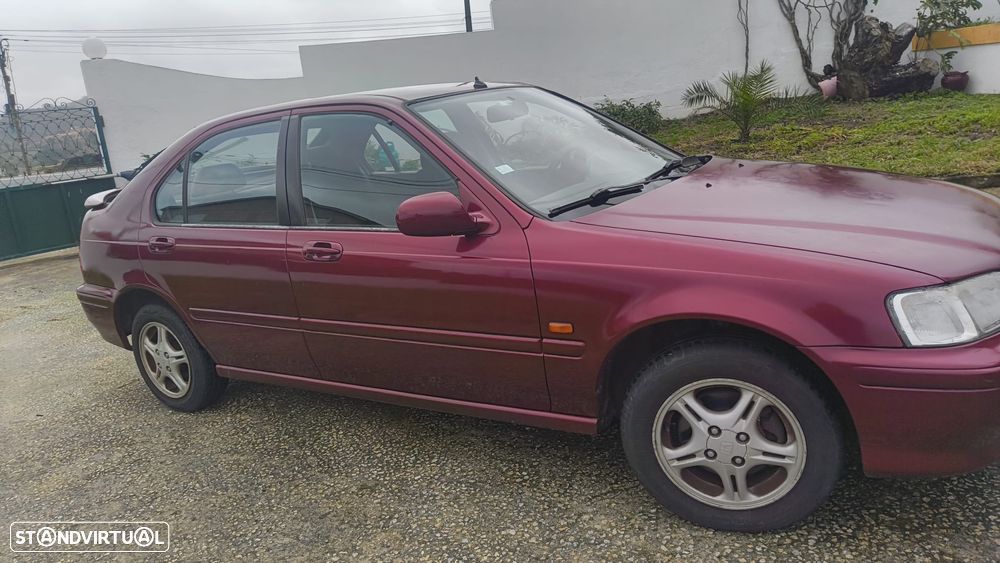 Honda Civic 1.5i LS - 4