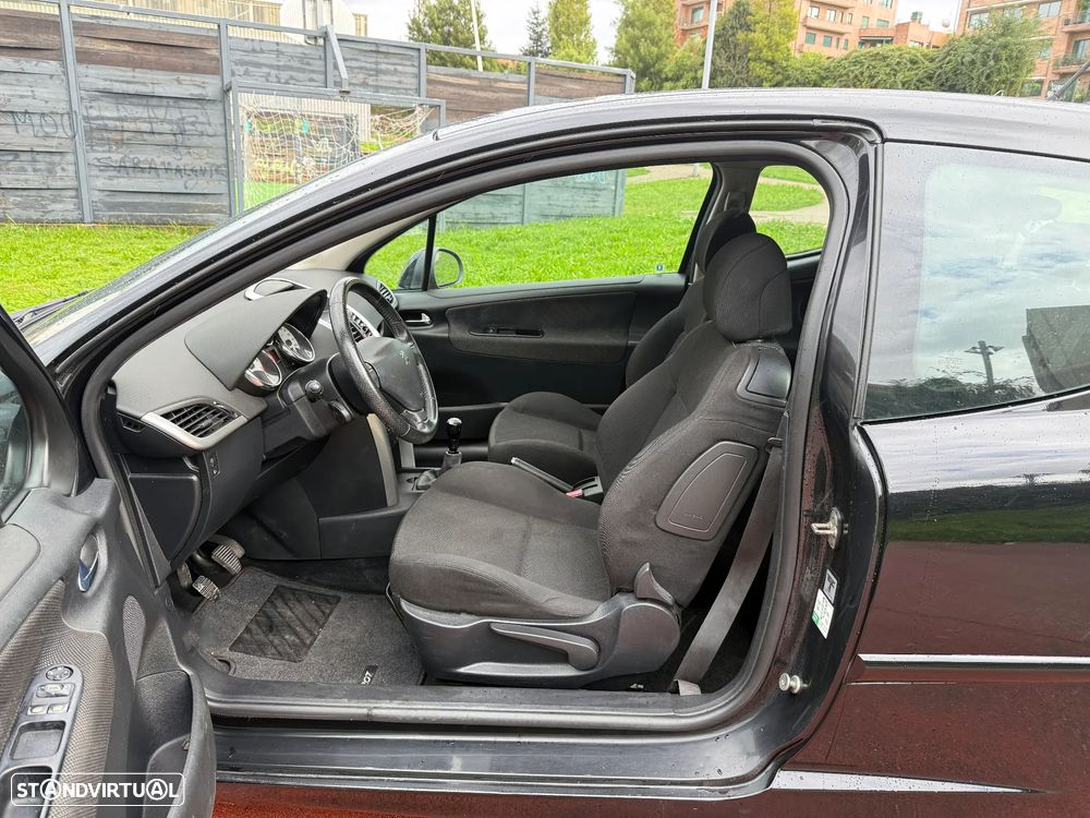 Peugeot 207 1.4 16V Sport - 12