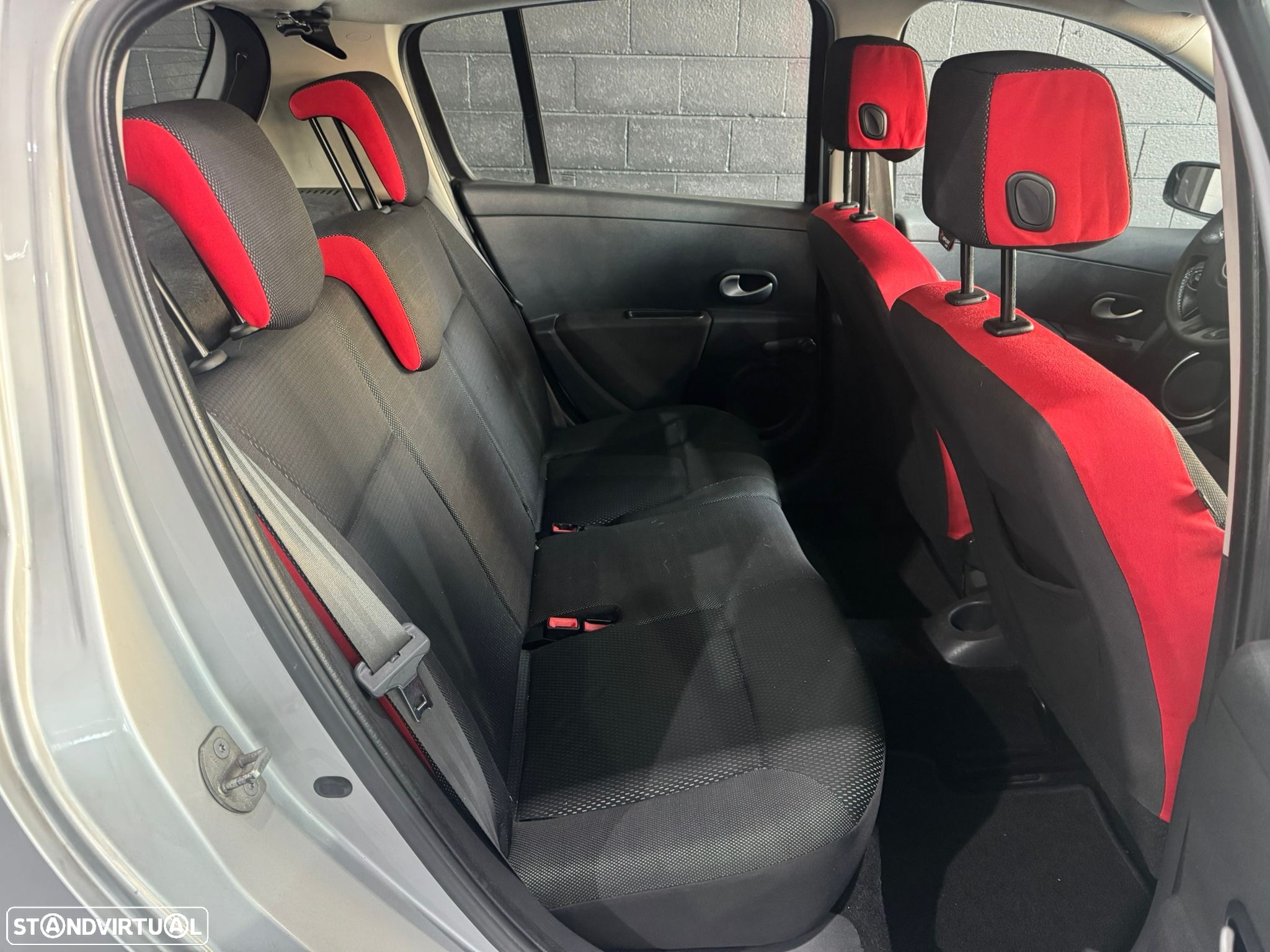 Renault Clio 1.5 dCi Rip Curl II - 13