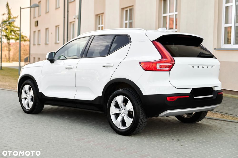 Volvo XC 40 T3 Momentum Pro - 4