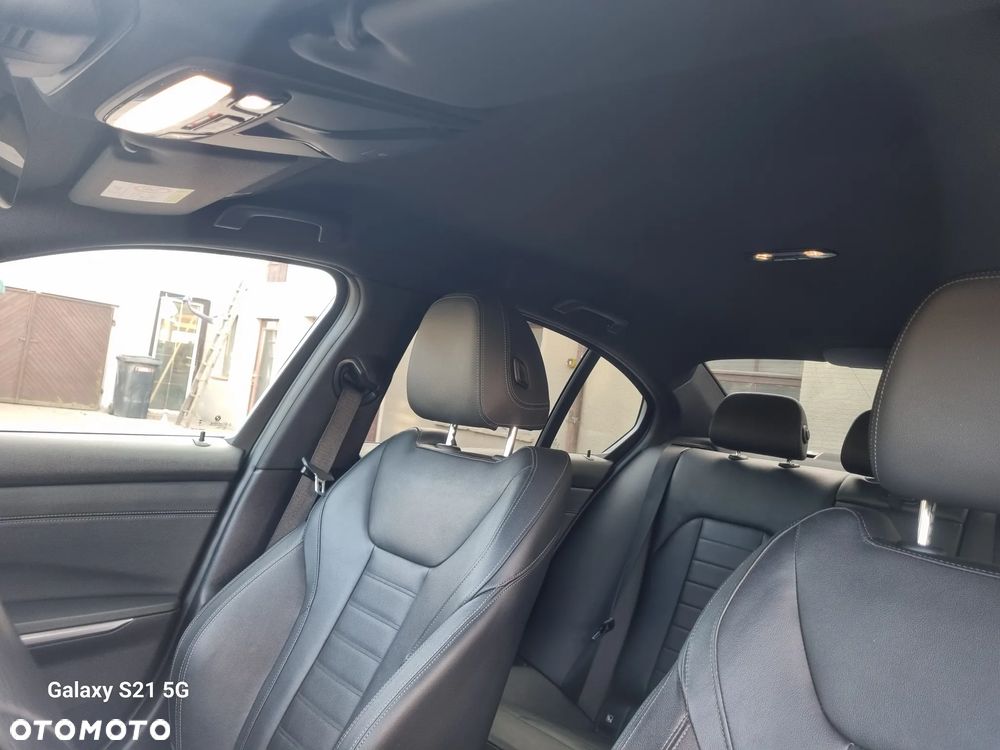 BMW Seria 3 318i - 13