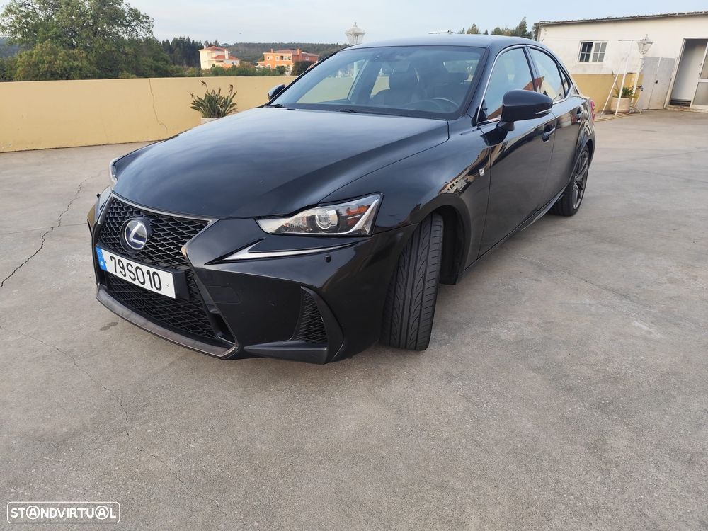 Lexus IS 300H F Sport - 2