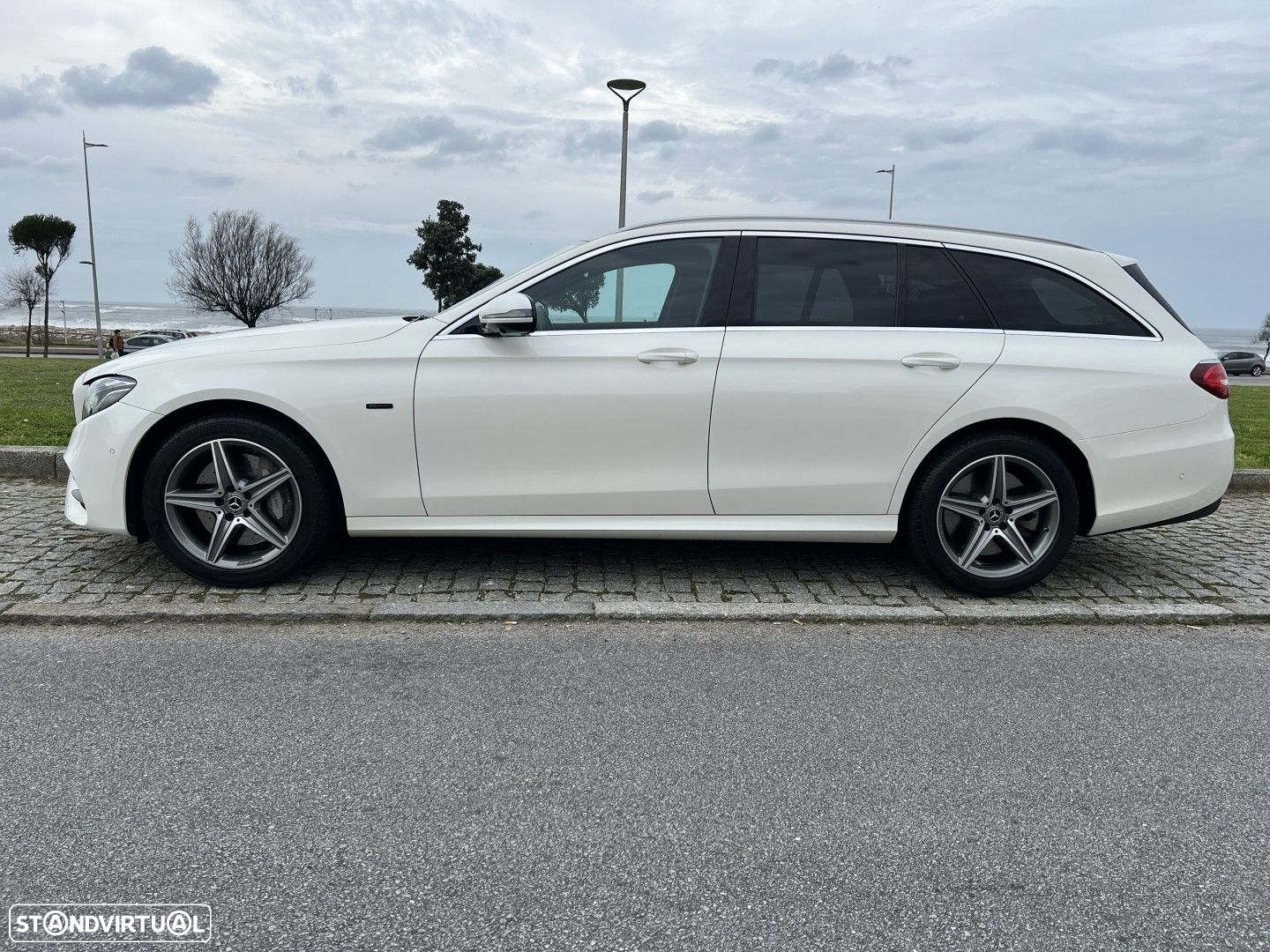 Mercedes-Benz E 300 de AMG Line - 3