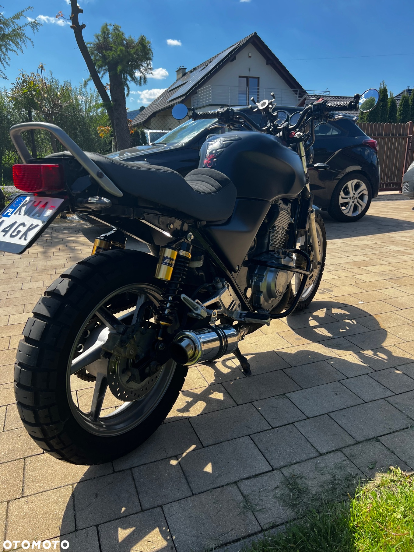 Honda CB - 12