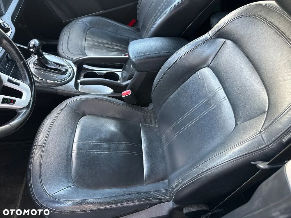Kia Sportage 2.0 L - 13