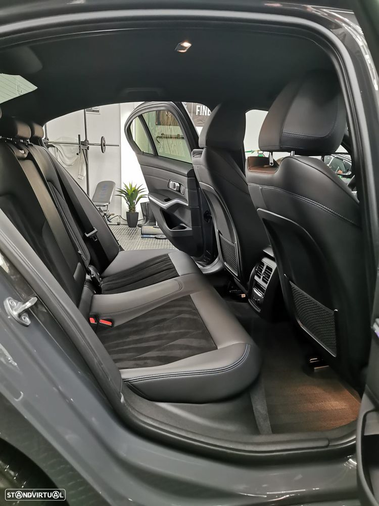 BMW 320 d xDrive Pack M Auto - 13