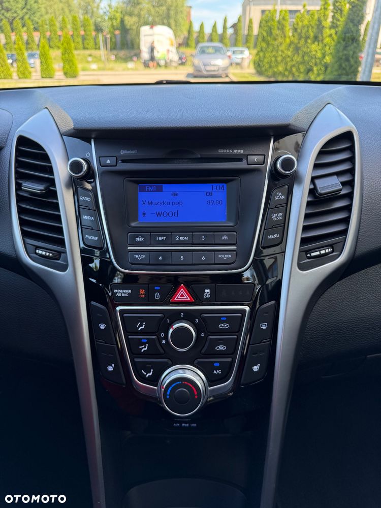 Hyundai i30 blue 1.6 CRDi Style - 23