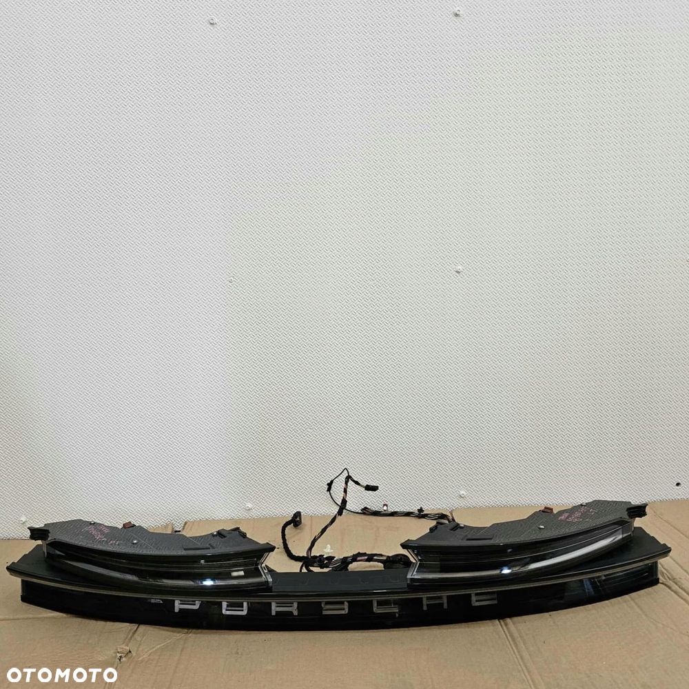porsche taycan 9j1 lampa led blenda tył tylna lewa prawa eu - 1