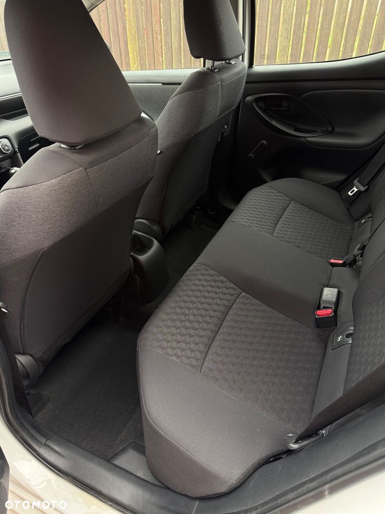 Toyota Yaris 1.5 Comfort - 11