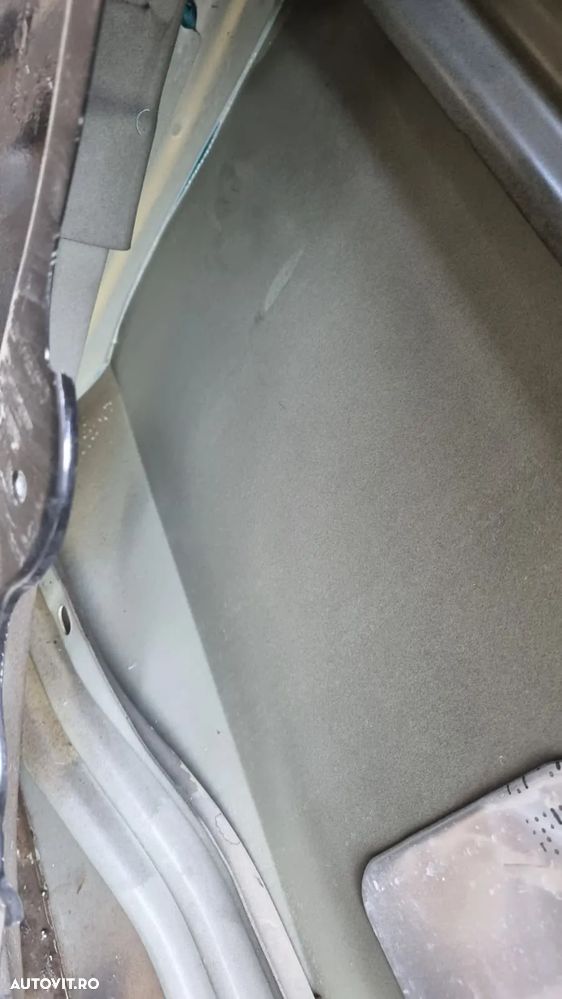 Usa stanga fata Mercedes CLA C118 cu defect - 6