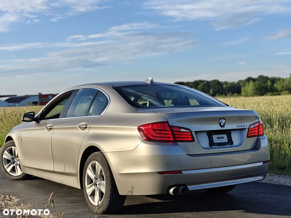 BMW Seria 5 528i Sport-Aut - 15