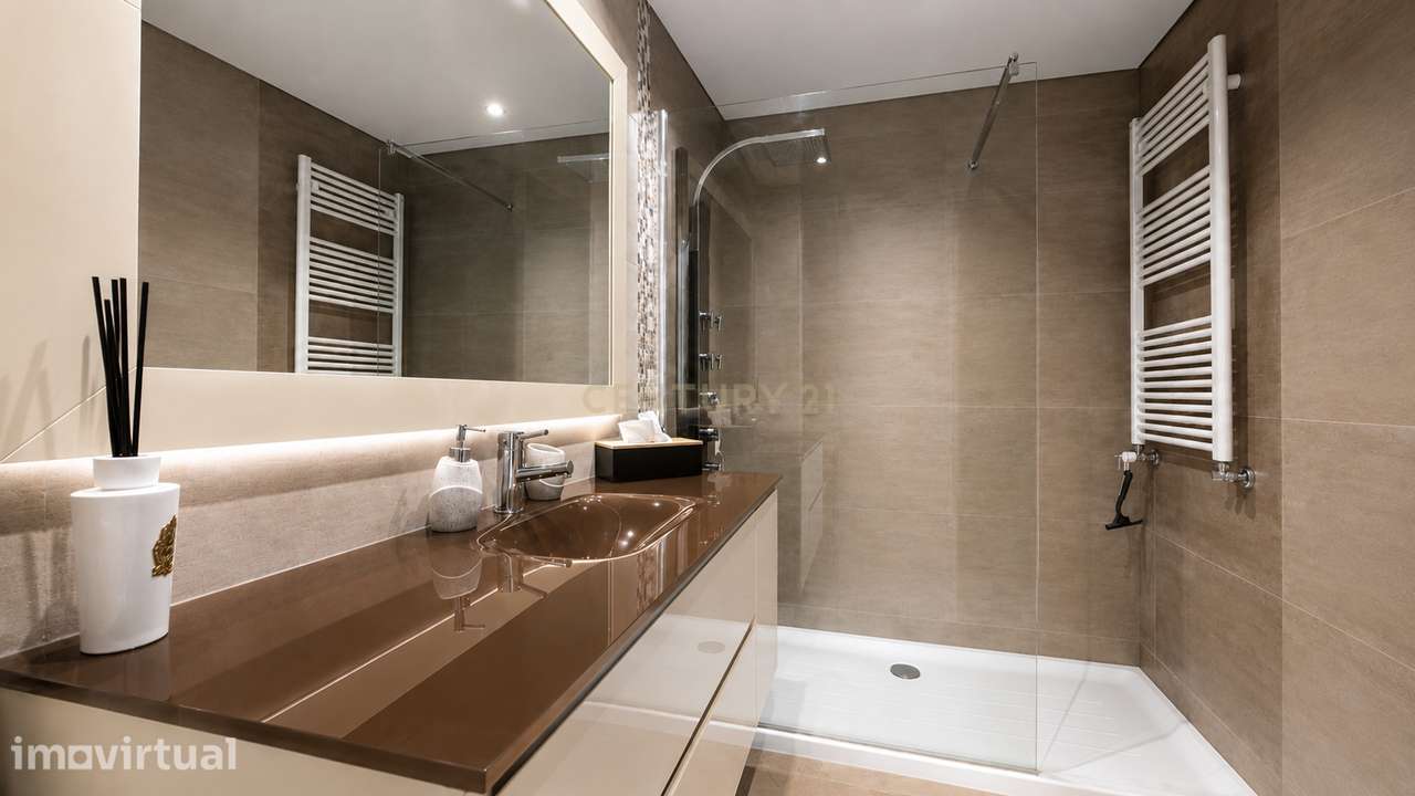 Moradia T5 de gama alta com piscina aquecida e 977 m² de terreno — Bei - Grande imagem: 4/60