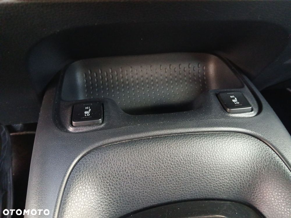 Toyota Corolla 1.8 Hybrid Comfort - 32