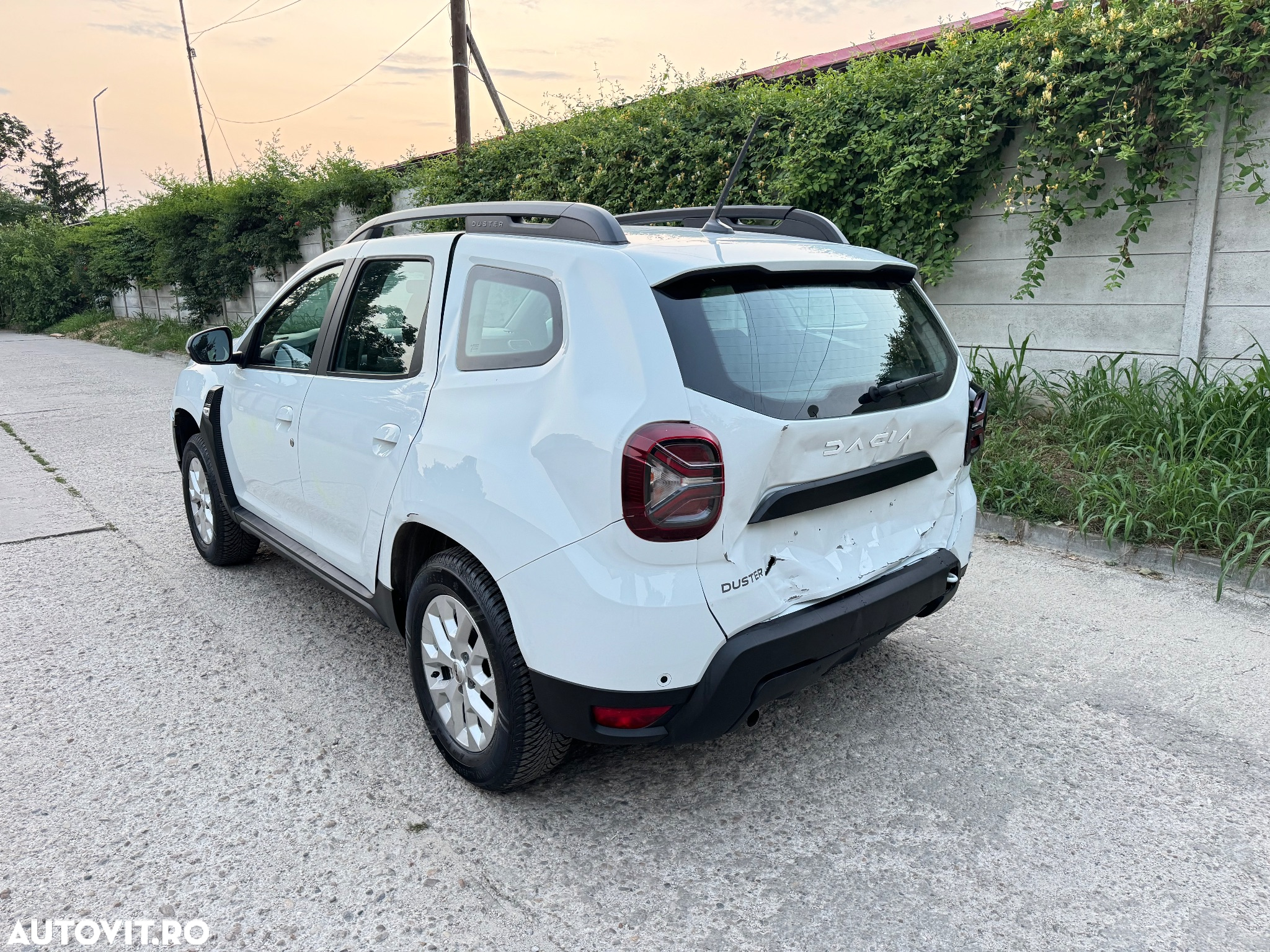 Dacia Duster TCe 90 Essential - 4