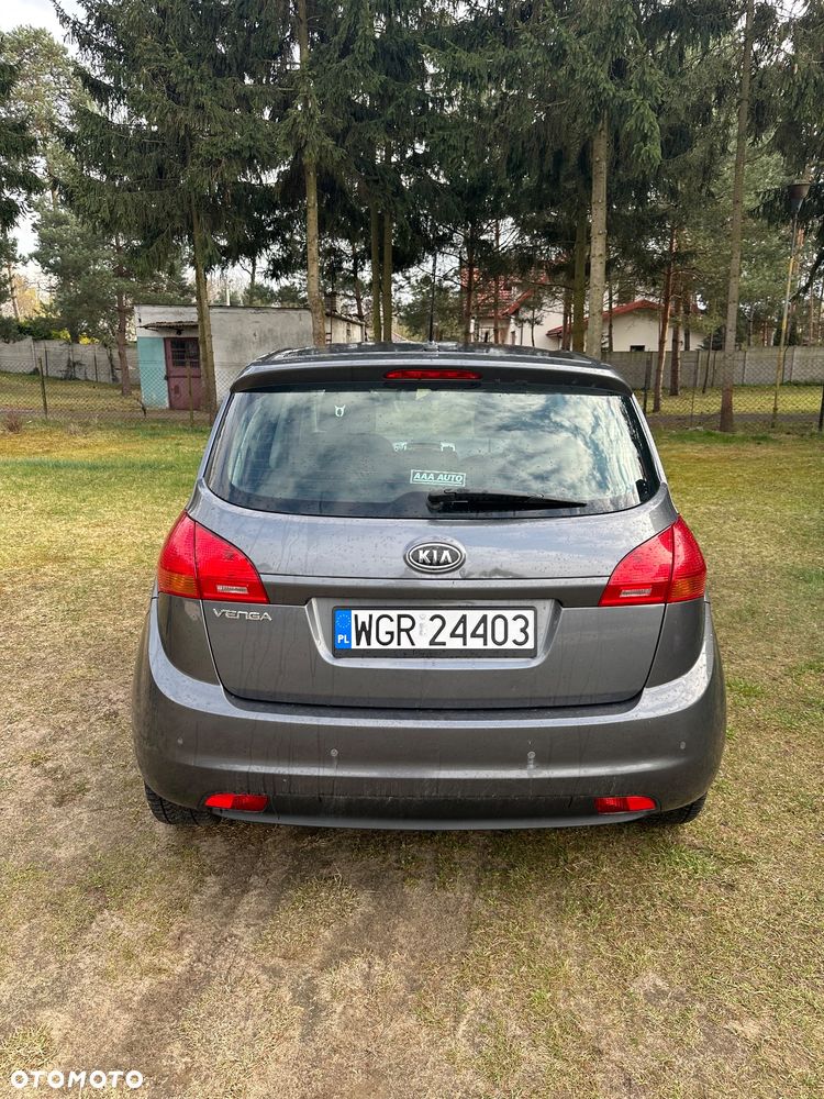 Kia Venga 1.6 CVVT Fifa World Cup Edition - 2