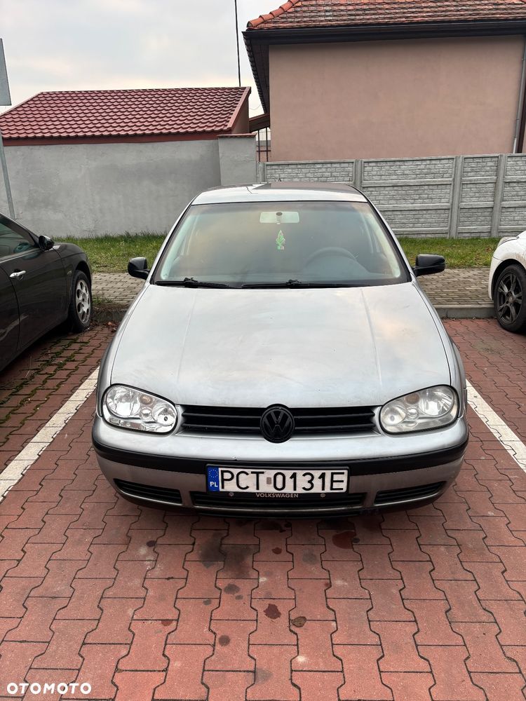 Volkswagen Golf - 1