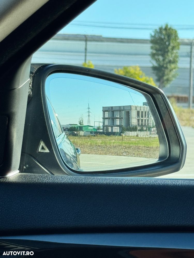 BMW Seria 5 525d xDrive AT - 28