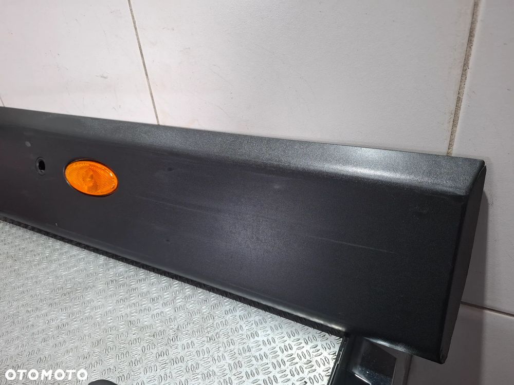 Listwa boczna prawa Renault Master IV pod czujniki PDC nr 768F30003R - 3