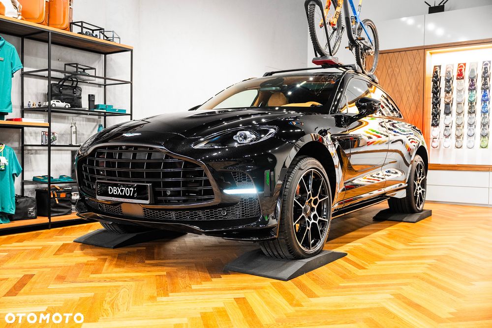 Aston Martin DBX - 1