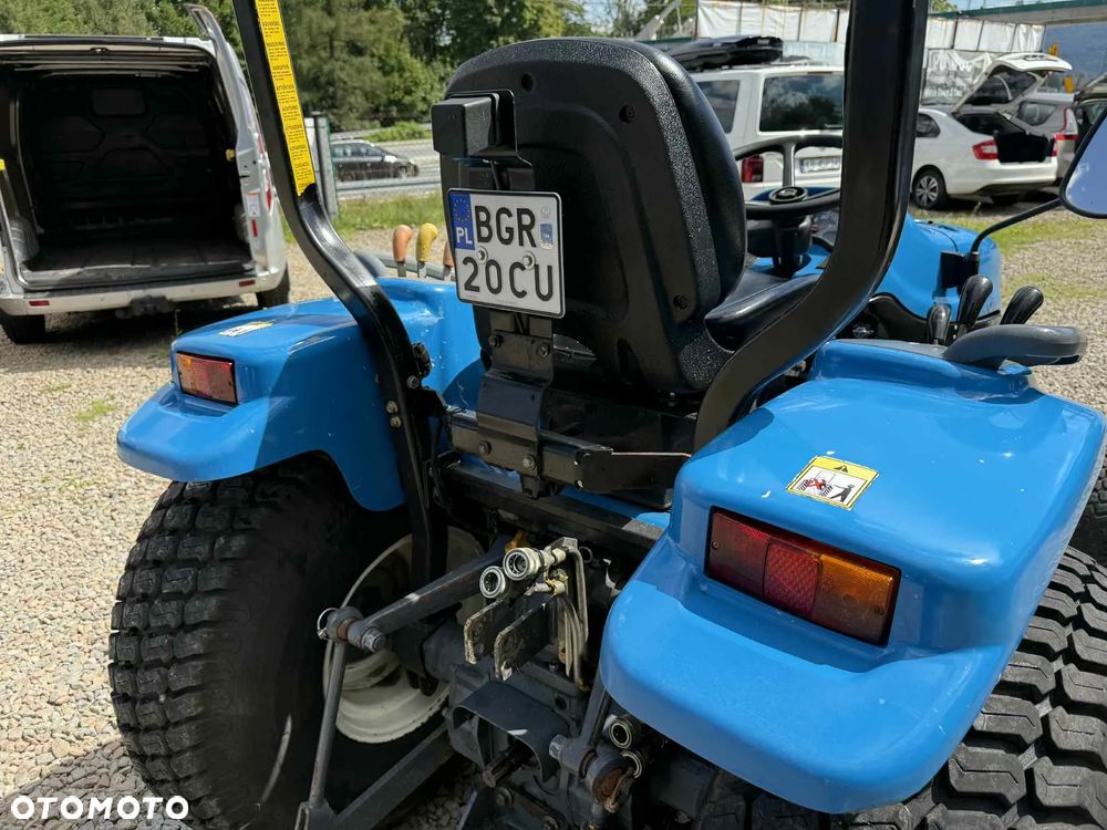New Holland TC - 16