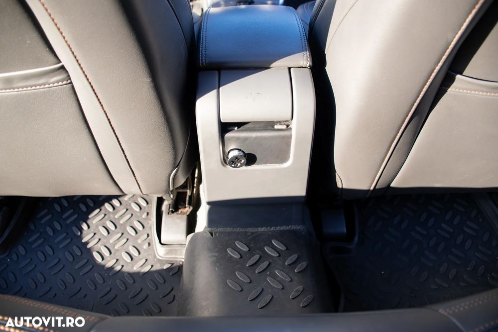 Volvo XC 60 D5AWD Summum - 33