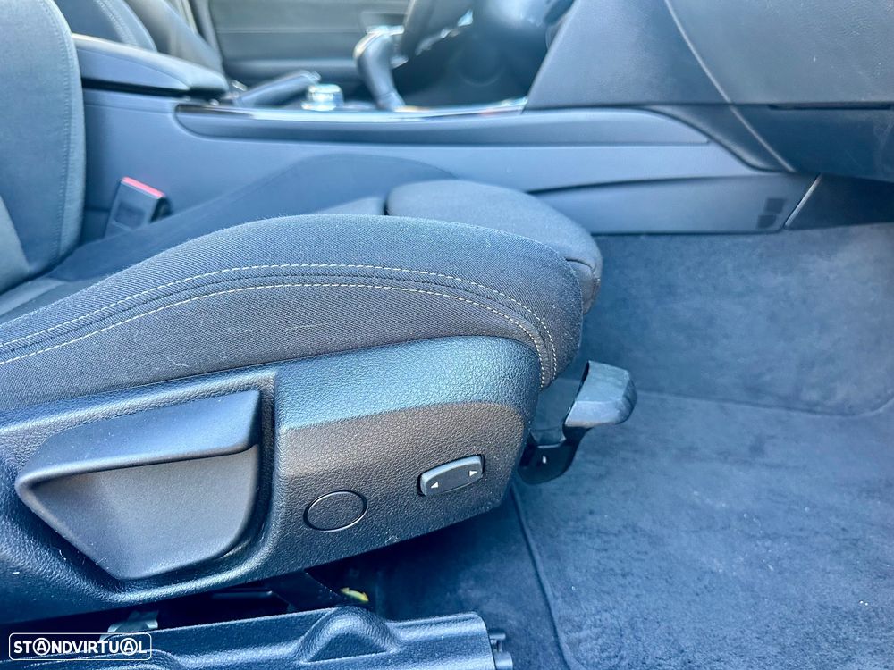 BMW 320 d EfficientDynamics Line Sport - 32