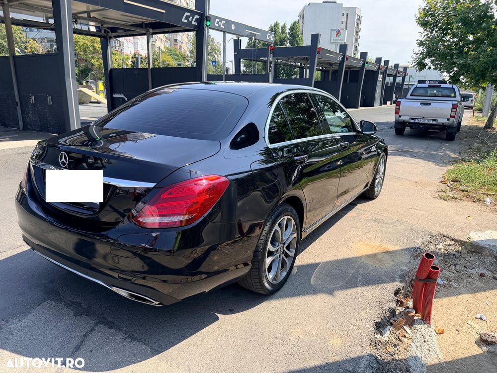 Mercedes-Benz C - 8