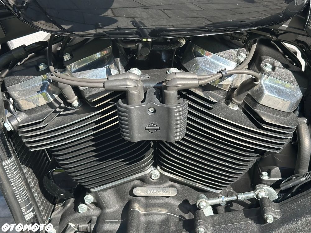 Harley-Davidson Dyna Street Bob - 9