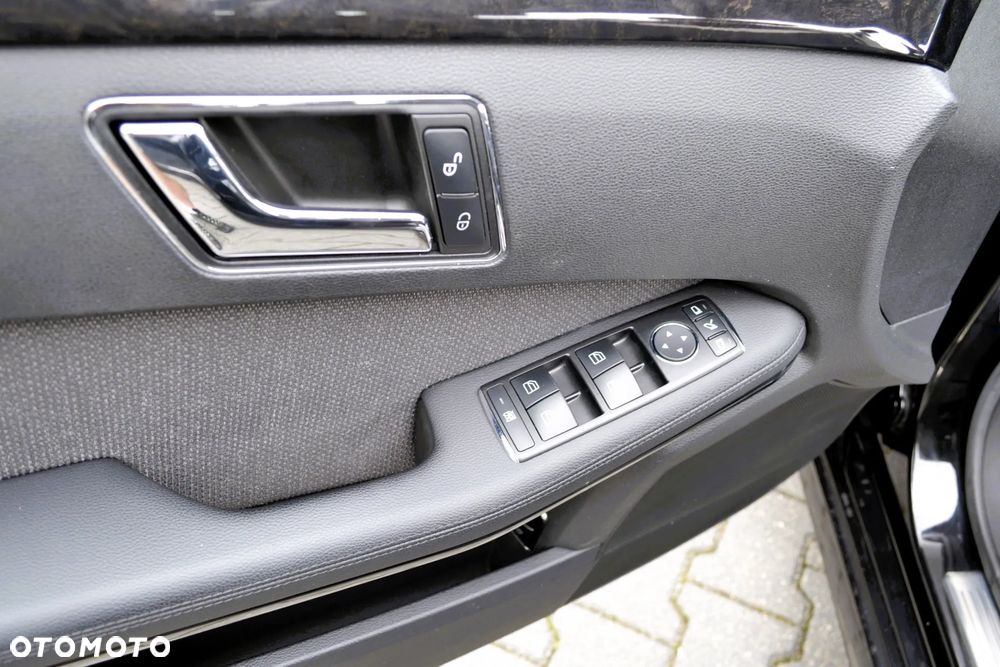 Mercedes-Benz Klasa E 200 CDI DPF BlueEFFICIENCY Automatik Avantgarde - 33