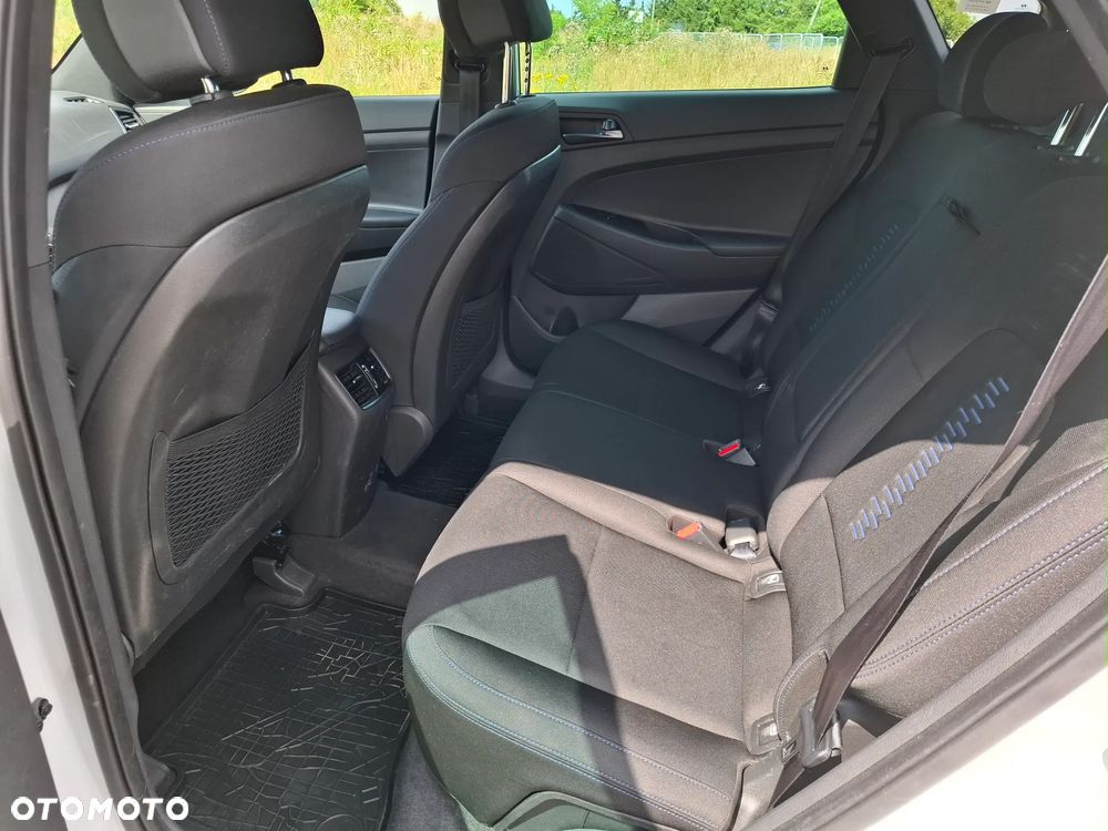 Hyundai Tucson 1.6 GDI BlueDrive GO 2WD - 10