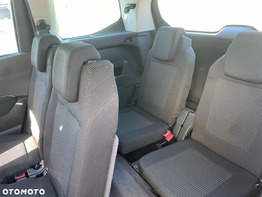 Peugeot 5008 - 10
