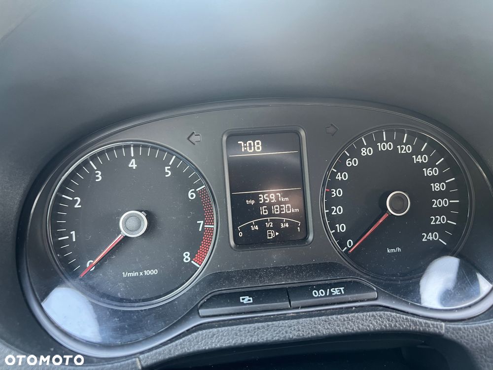 Volkswagen Polo 1.4 16V Trendline - 15