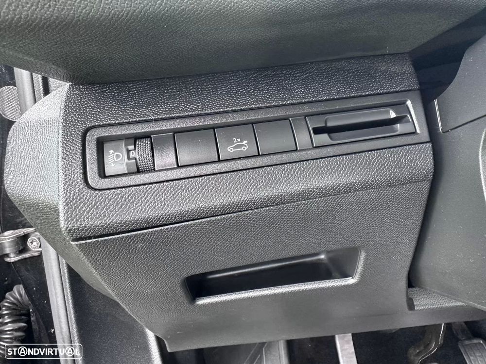 Peugeot 3008 1.2 PureTech Allure Pack - 34