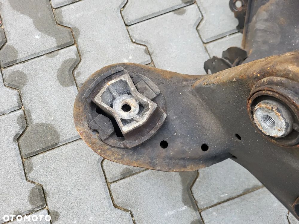 MERCEDES W204 SANKI KOŁYSKA WÓZEK TYLNY TYŁ BELKA TYLNA KOMBI - 7