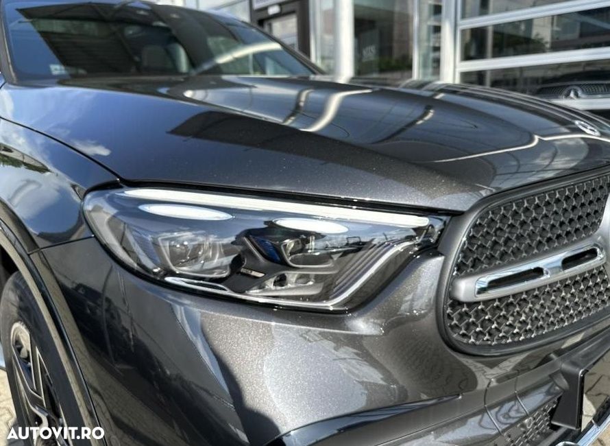 Mercedes-Benz GLC 300 e 4Matic 9G-TRONIC AMG Line Advanced - 11