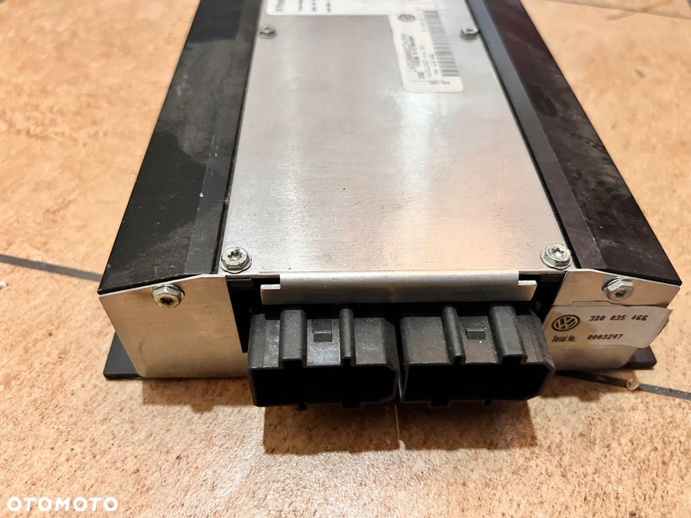 WZMACNIACZ VW 3D0035466 3D0035456