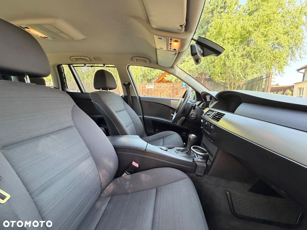 BMW Seria 5 525i - 25
