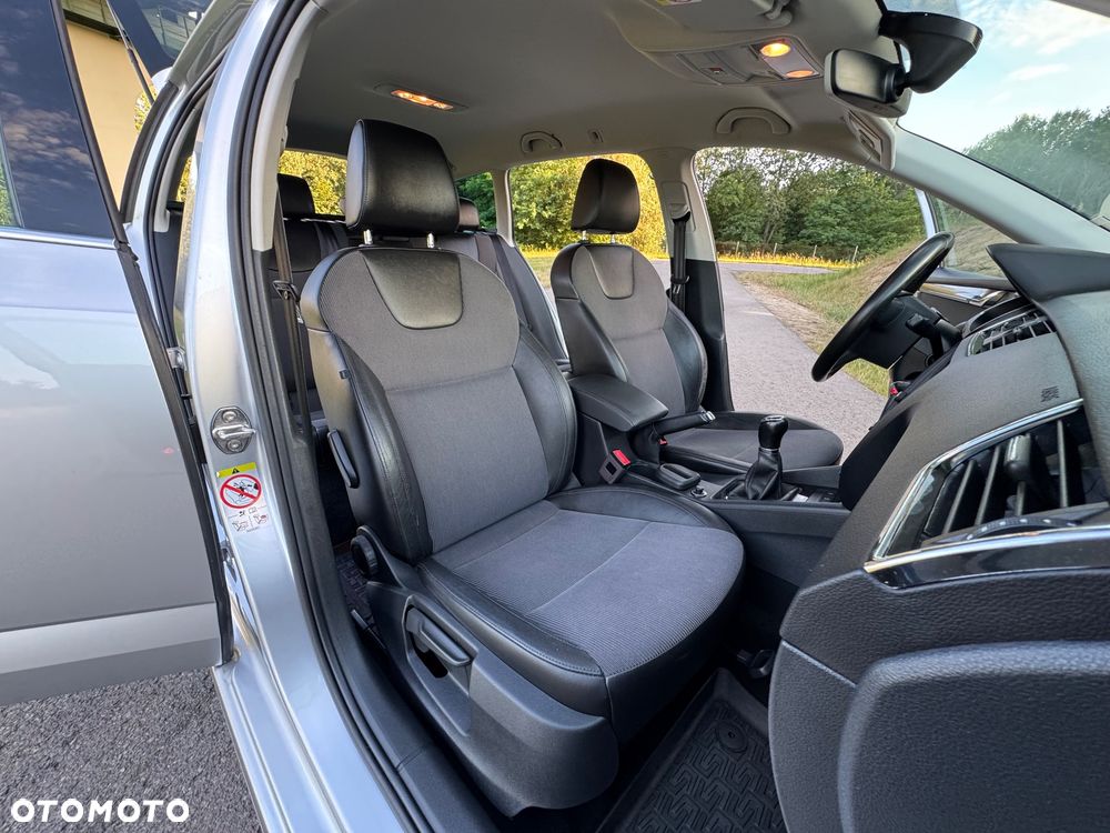 Skoda Octavia 2.0 TDI Premium Edition - 28